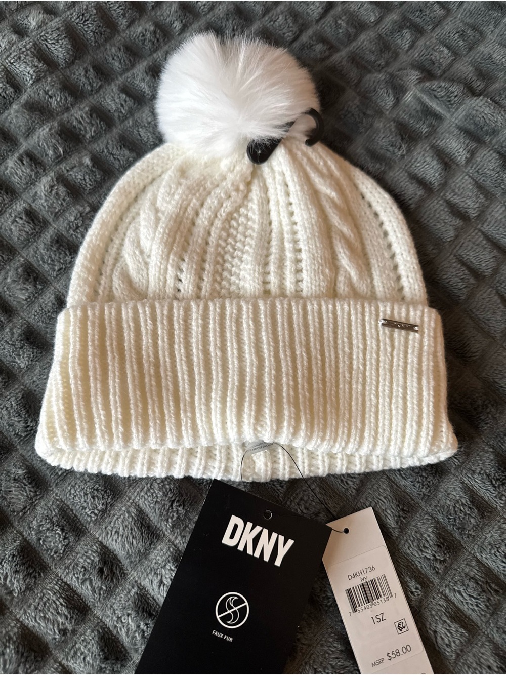 ❤️ DKNY Women’s Ivory Pom Pom Knit Beanie NWT Winter Hat Accessories Snow